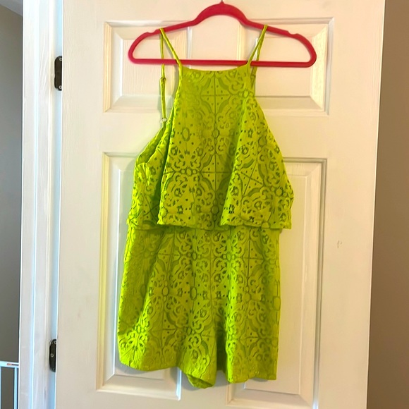Lilly Pulitzer High Neck Romper - 8 - Picture 1 of 3